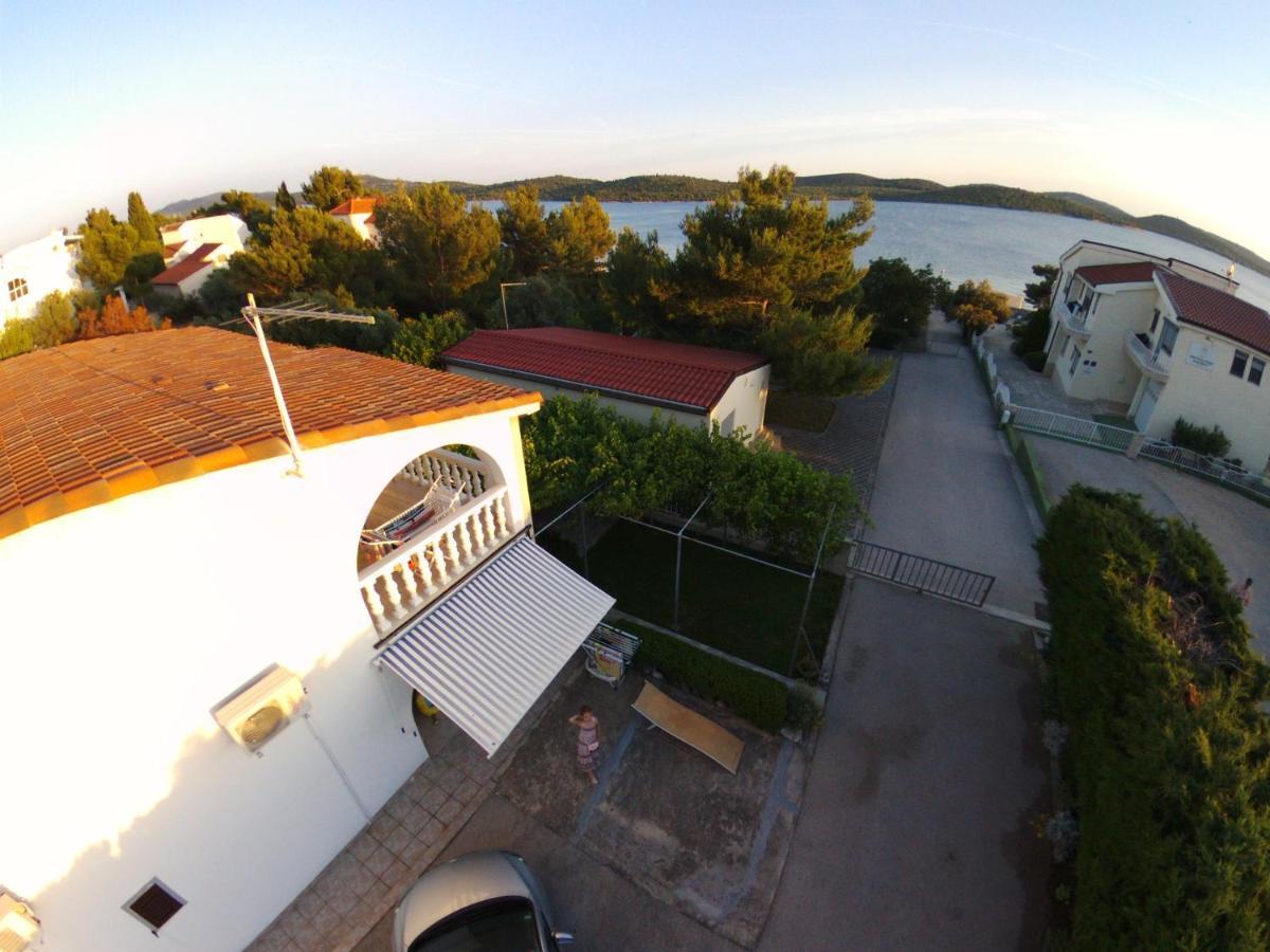 Apartments Vila Leona Пировац Екстериор снимка