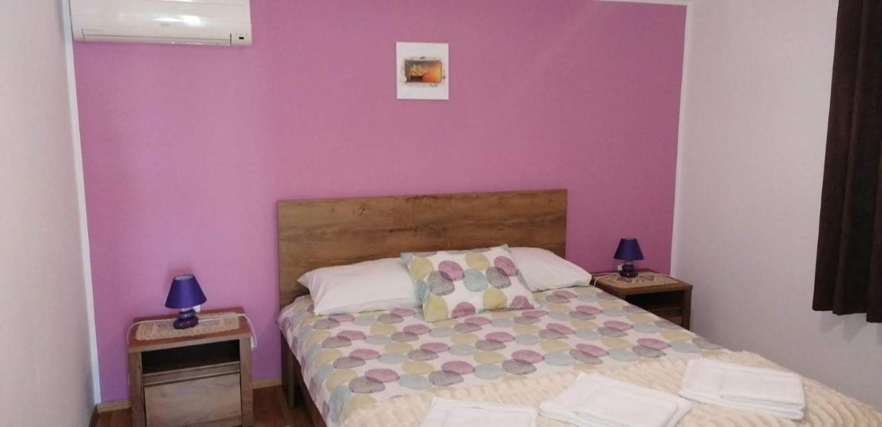 Apartments Vila Leona Пировац Екстериор снимка